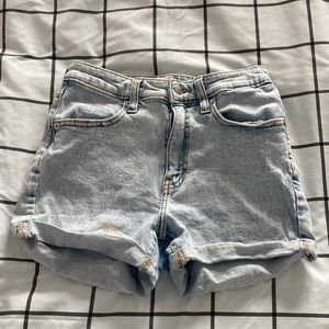 Target woman jean shorts size 00